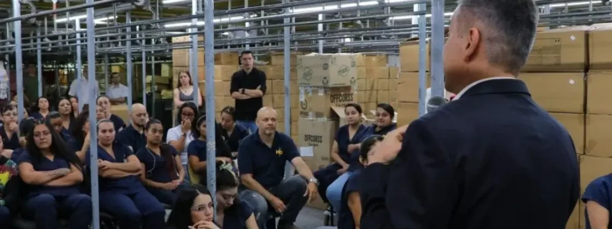 Colaboradores de la planta de terminación Hermeco